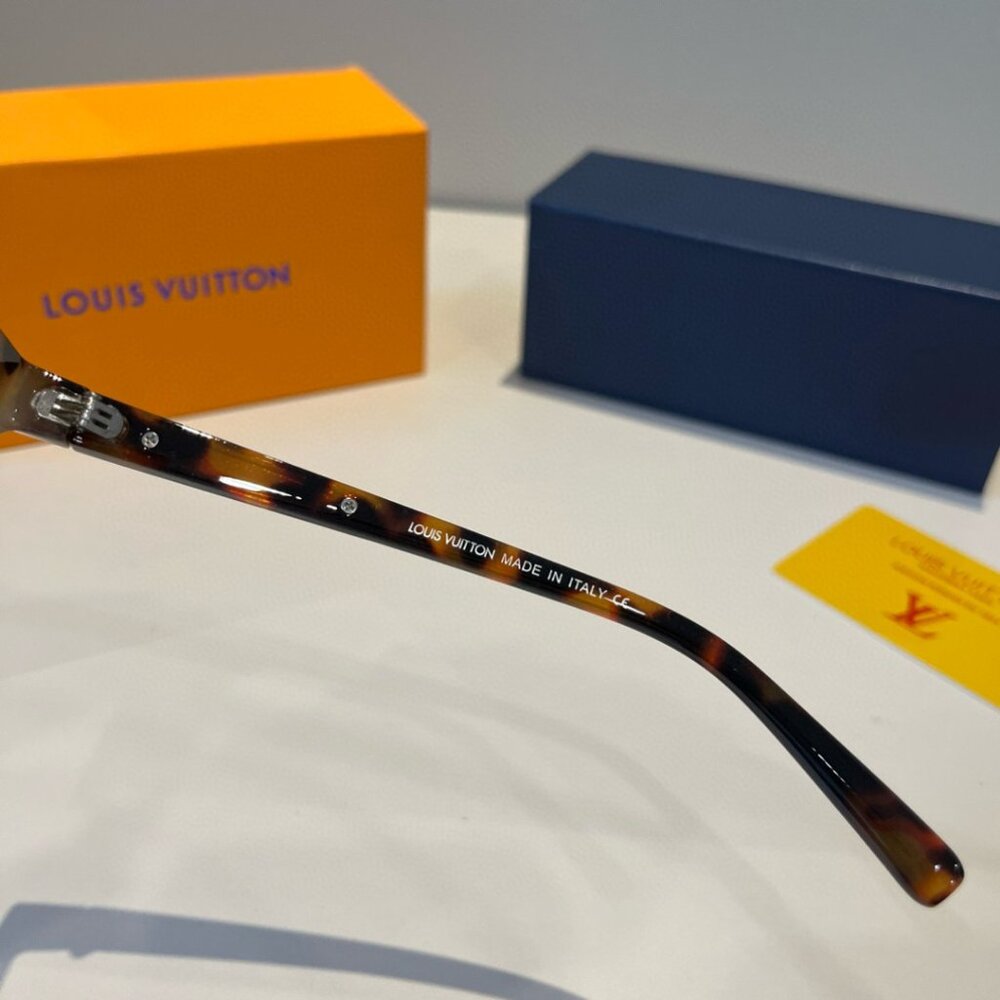 Louis Vuitton glasses - Picture 5 of 6